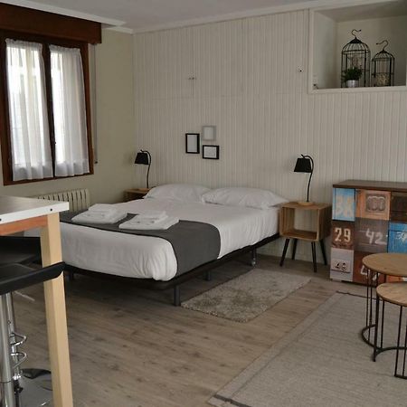 Tres Puentes Anguiano Apartamentos Y Hostal Esterno foto