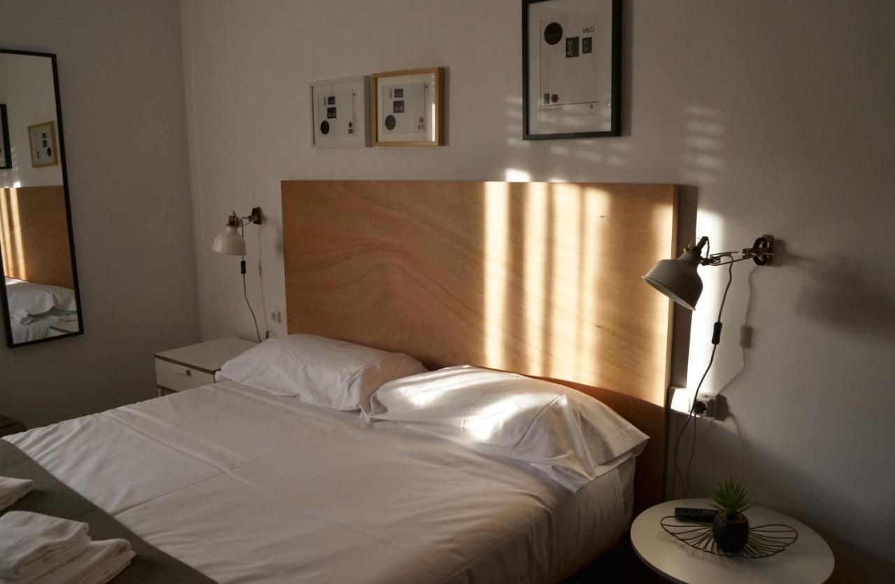 Tres Puentes Anguiano Apartamentos Y Hostal Esterno foto
