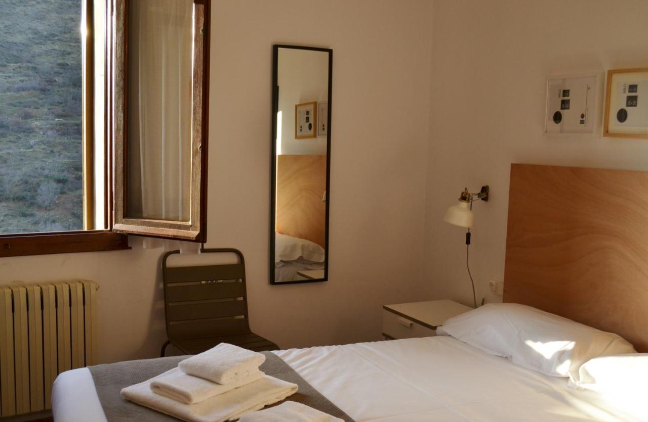 Tres Puentes Anguiano Apartamentos Y Hostal Esterno foto