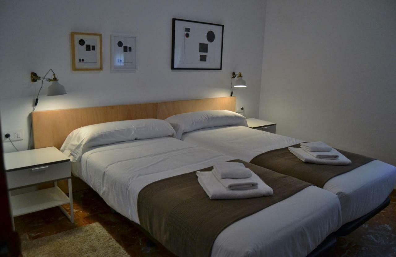 Tres Puentes Anguiano Apartamentos Y Hostal Esterno foto