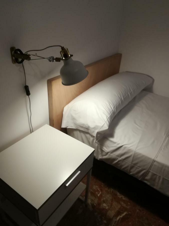 Tres Puentes Anguiano Apartamentos Y Hostal Esterno foto
