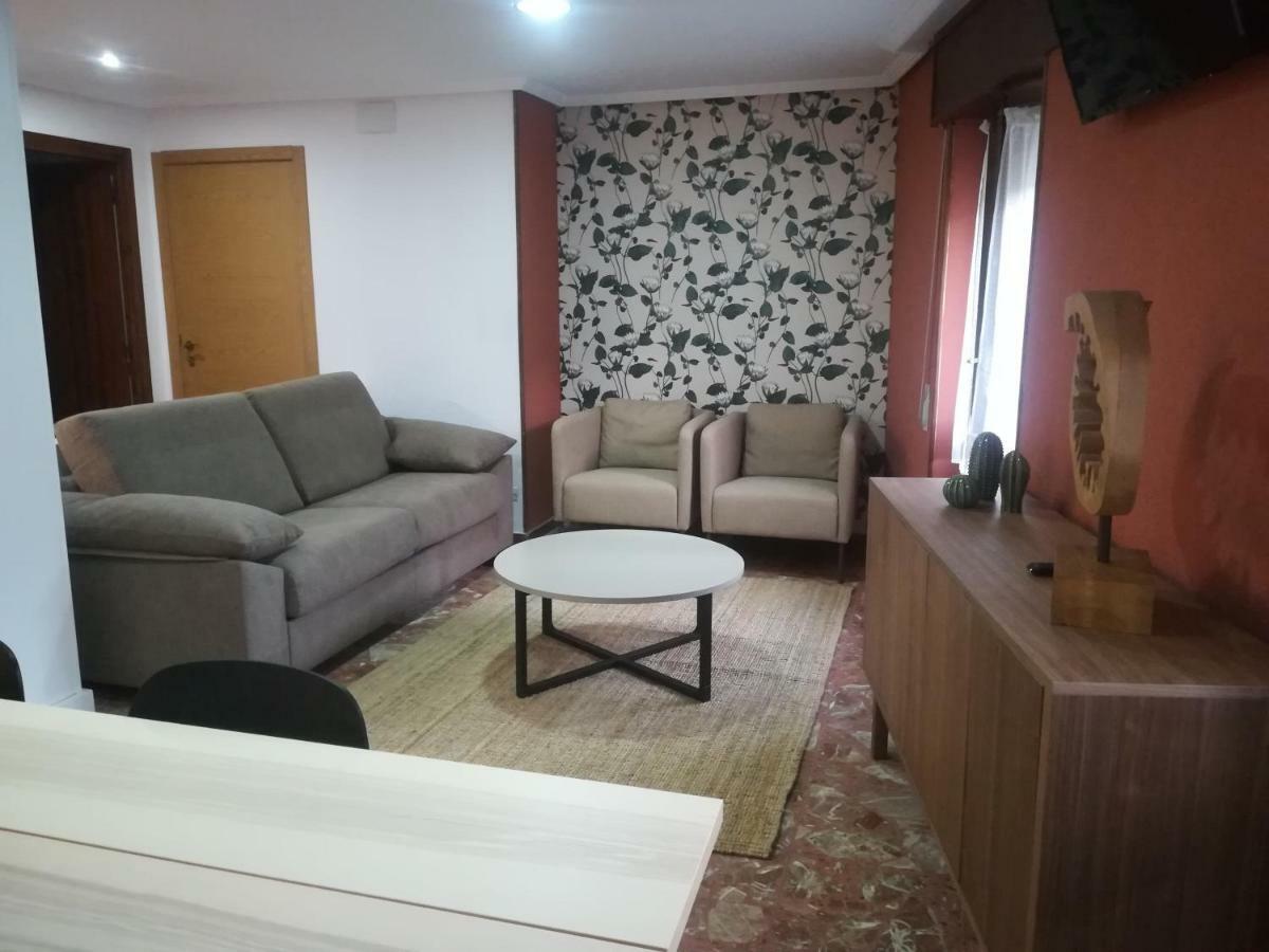 Tres Puentes Anguiano Apartamentos Y Hostal Esterno foto
