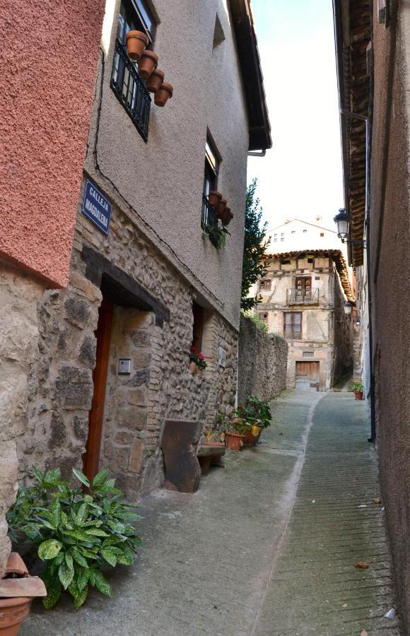 Tres Puentes Anguiano Apartamentos Y Hostal Esterno foto